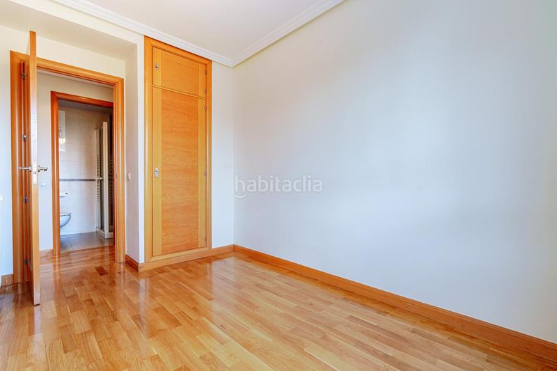 Foto dd8caca0-4ed1-4abd-908c-a9323ba31e92. Pis amb calefacció aparcament a Fontarrón Madrid