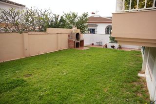 Casa adossada a Av. Inmaculada Concepción