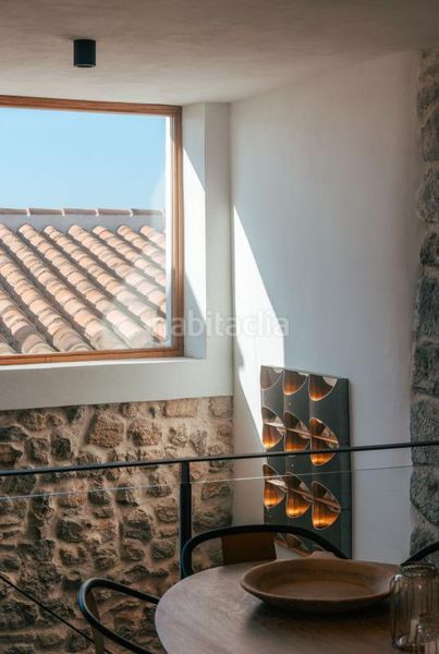 Foto 0c2e30e4-3e4b-4143-944b-7948031cc0e2. Casa adossada amb calefacció aparcament a Dalt Vila-La Marina Ibiza