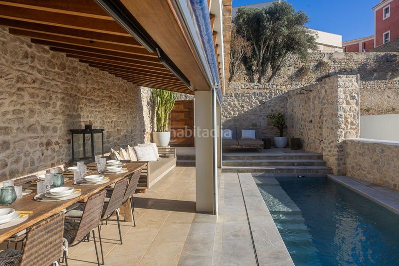 Foto 36609ec3-47f7-4167-b575-103f12757166. Casa adossada amb calefacció aparcament a Dalt Vila-La Marina Ibiza
