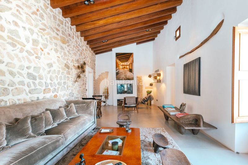 Foto dc83f9df-b5da-48b1-9ecf-135812c4796a. Casa adossada amb calefacció aparcament a Dalt Vila-La Marina Ibiza