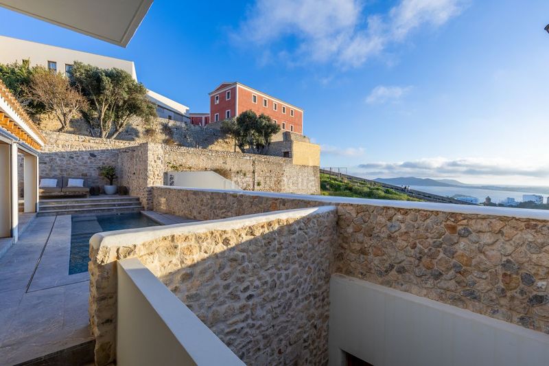Foto f80085bd-cb72-4d73-a8fd-98c3e3150dbe. Casa adossada amb calefacció aparcament a Dalt Vila-La Marina Ibiza