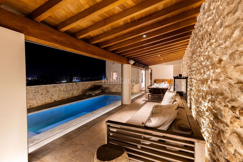 Foto fe50c574-9579-422c-abba-407c6c0d14e9. Casa adossada amb calefacció aparcament a Dalt Vila-La Marina Ibiza