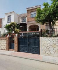 Casa adossada  Calle río guadalquivir