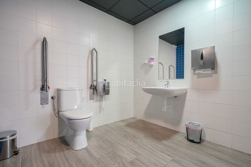 Foto ae1e74cc-da33-4cb7-ac7c-b12f91531749. Edificio en Rejas Madrid