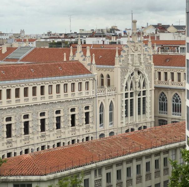Foto f9bb12e9-e5b0-48d2-8cb6-d7cfe4b06ebd. Àtic amb calefacció aparcament a Recoletos Madrid