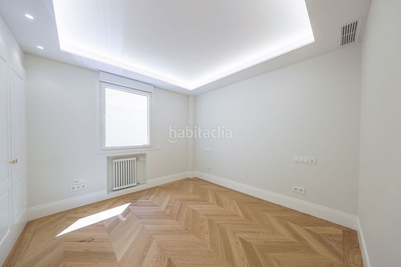 Foto e7588499-c950-4fd3-998c-ae28a4b72c82. Pis amb calefacció aparcament a Gaztambide Madrid