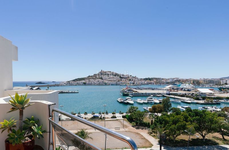 Foto acdb31ab-69ba-4063-9794-df6154ea3b4c. Àtic amb calefacció a Marina Botafoc-Talamanca Ibiza