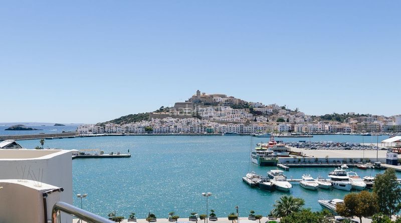 Foto c4def601-f227-4220-a2d6-f5f301b2b7b4. Àtic amb calefacció a Marina Botafoc-Talamanca Ibiza