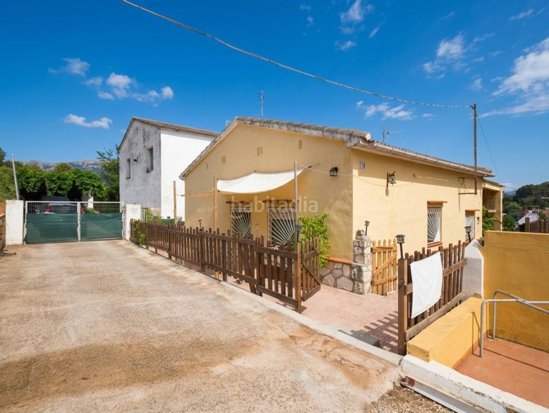 Foto 43ee4eaf-7fbe-4bf8-aceb-2e1aa5a7cf73. Casa amb calefacció aparcament a Simat de la Valldigna