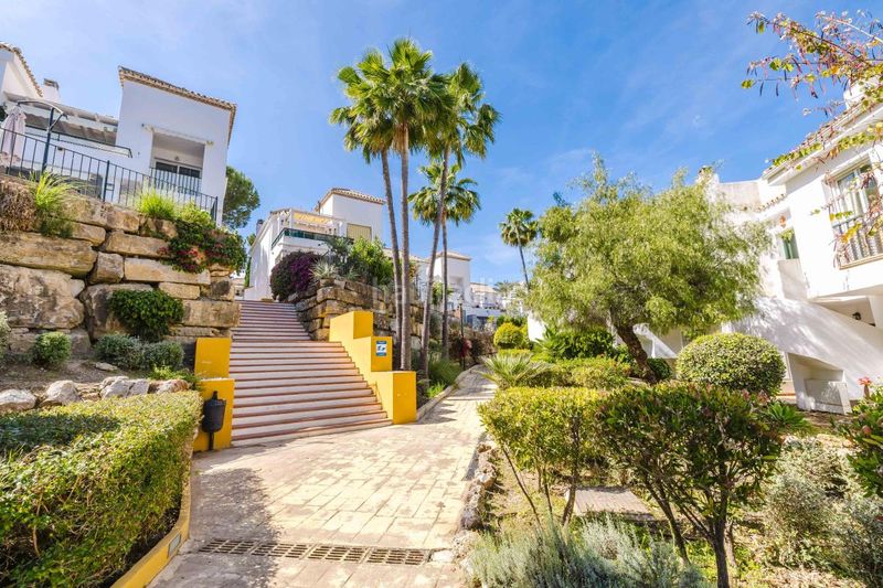 Foto 8cf0b42e-9a9f-45c7-ac88-726a0ca4cd08. Planta baixa amb calefacció aparcament piscina a Marbella