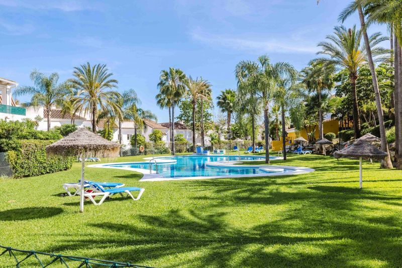 Foto fabb5466-33c9-417e-8c2f-d5d7fdd5aa2c. Planta baixa amb calefacció aparcament piscina a Marbella
