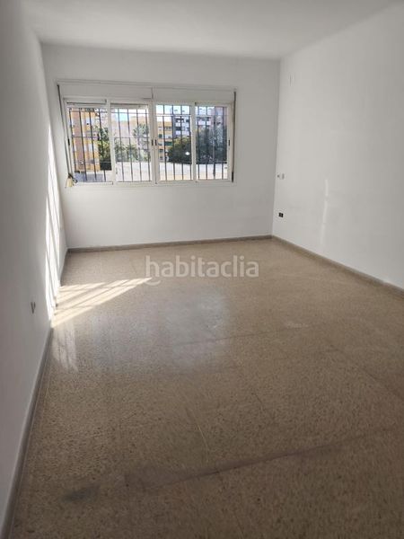 Foto 7a7a9825-fc3c-42d9-b62e-254dc1bc38c6. Estudi amb calefacció a Parque Victoria Eugenia Málaga