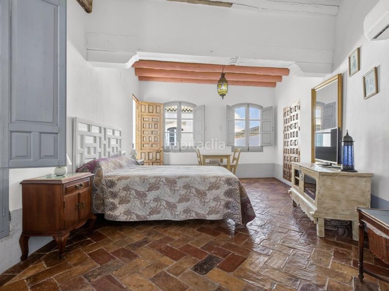 Foto f8cdb0bc-b872-4002-9c34-2c1710403f14. Casa amb calefacció piscina a Carmona