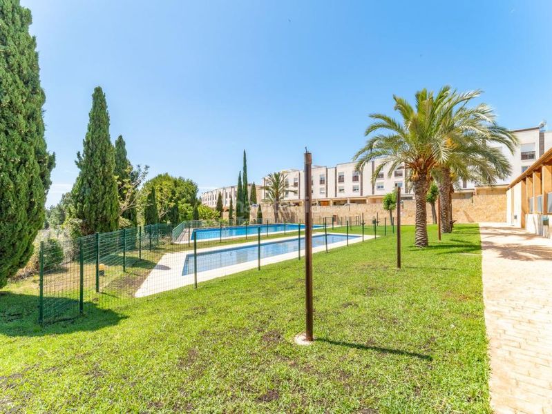 Foto 05def15e-c641-4446-ac3b-527f1a41cc5f. Casa adossada amb calefacció aparcament piscina a Mijas