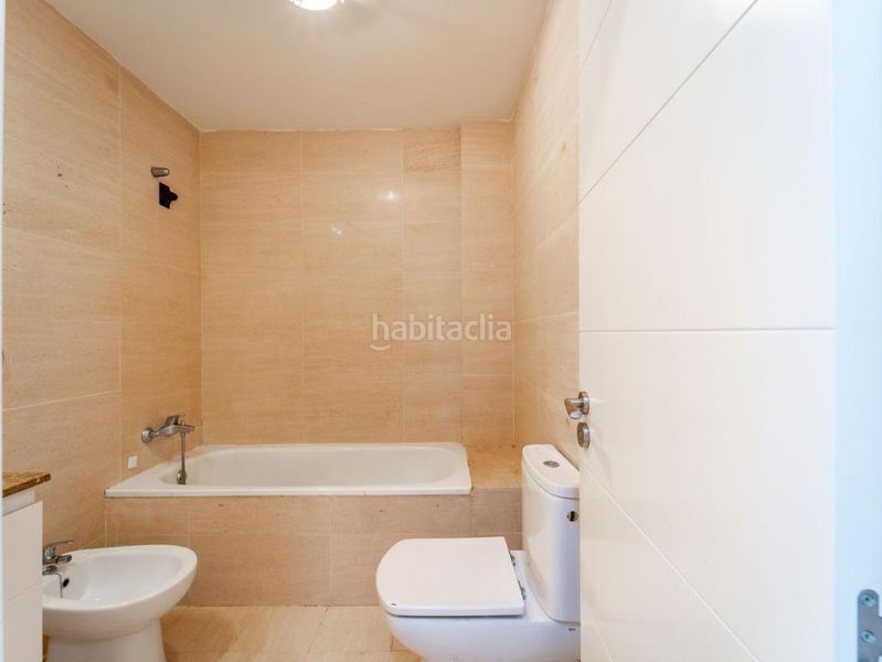 Foto 9992b408-7064-4a76-8ae1-2c62d75283bc. Casa adossada amb calefacció aparcament piscina a Mijas