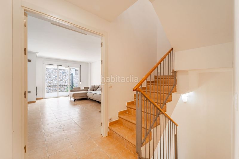 Foto ea0dc36e-2fdf-4782-bccb-3a705c2e9296. Casa adossada amb calefacció aparcament piscina a Mijas