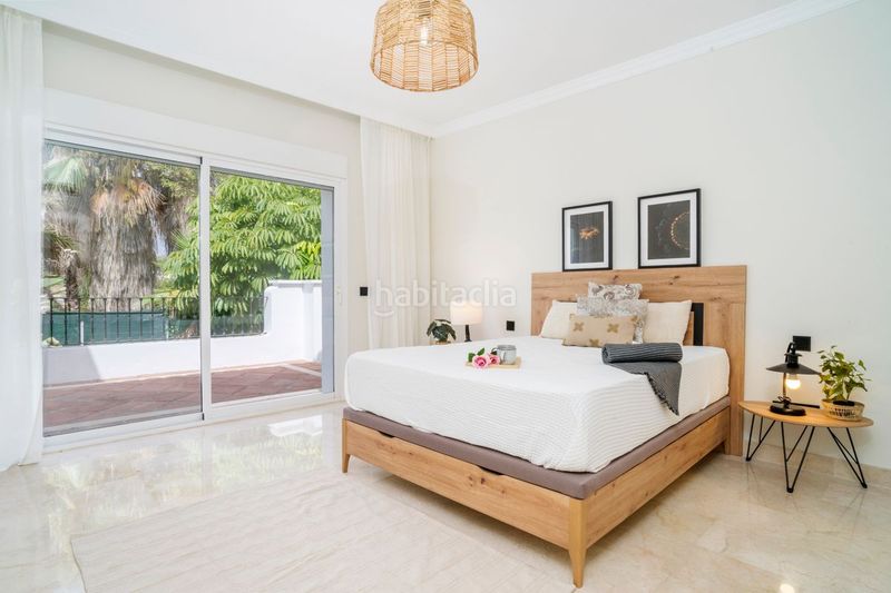 Foto f20a01ff-ef9a-422d-8c1c-8beb2362e0e0. Pis amb calefacció aparcament piscina a Nagüeles Alto Marbella
