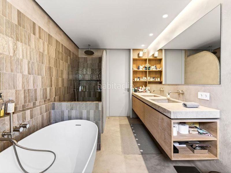 Foto 8be6eb45-ff6a-4094-9257-2b6fec93a6d1. Casa amb calefacció aparcament piscina a Conde Orgaz - Piovera Madrid