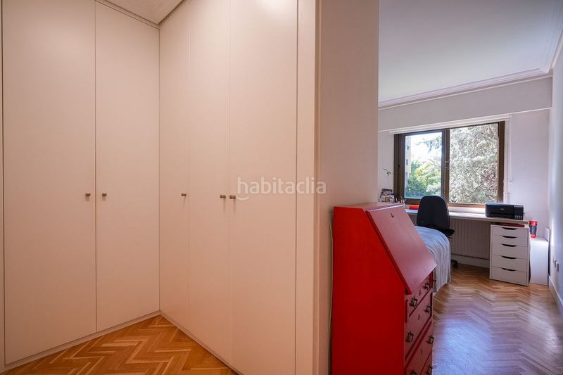 Foto a6c2575c-4cf3-48a3-9c18-29219fb8dd08. Pis amb calefacció aparcament piscina a Mirasierra Madrid