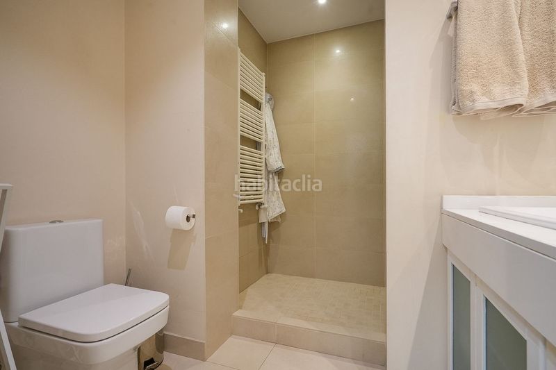 Foto d177f0af-2f12-4264-a5f5-d6cc43ca3ac0. Pis amb calefacció aparcament piscina a Mirasierra Madrid