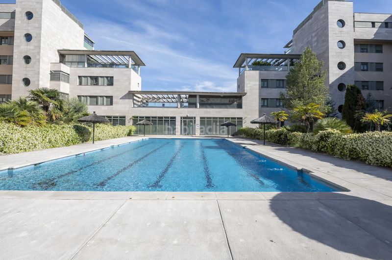 Foto acffda0c-1f25-4e96-99d0-60469d4e7543. Pis amb calefacció aparcament piscina a Palomas Madrid