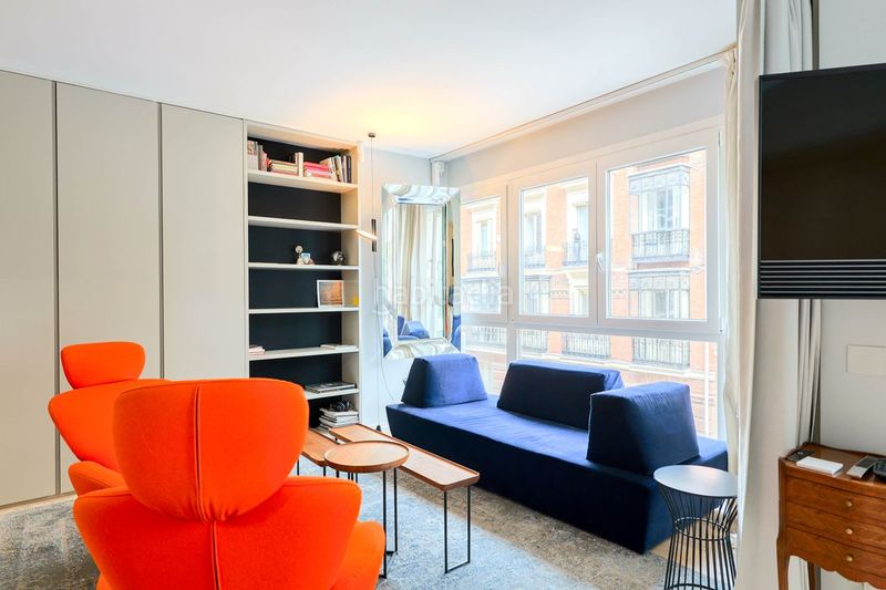 Foto a30eee71-2fe0-4287-9576-3a4500dd175e. Loft en Jerónimos Madrid