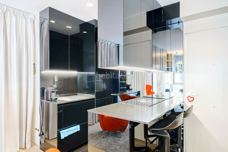 Foto bdf09086-6d7f-4a63-93e2-58f88fe1ecee. Loft en Jerónimos Madrid
