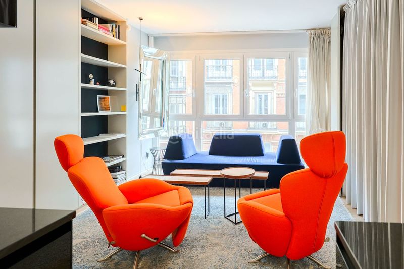 Foto c5642e2d-a38c-4135-97a6-e4c0b165eb3f. Loft en Jerónimos Madrid