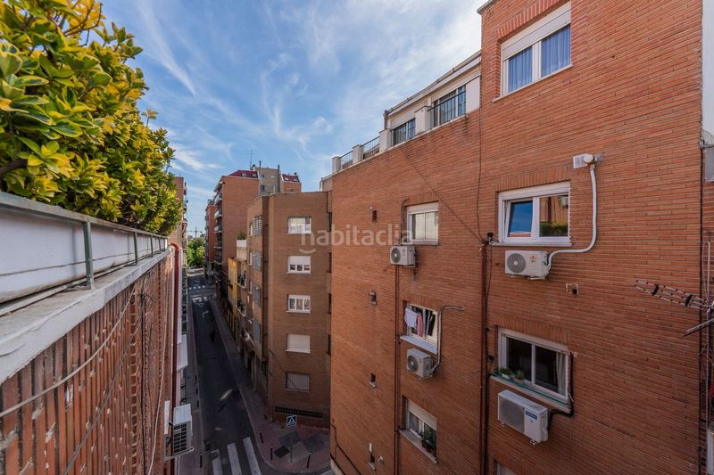 Foto 97a8e6ca-8e37-476e-a6b8-54bb7778669f. Àtic amb calefacció a Fuente del Berro Madrid