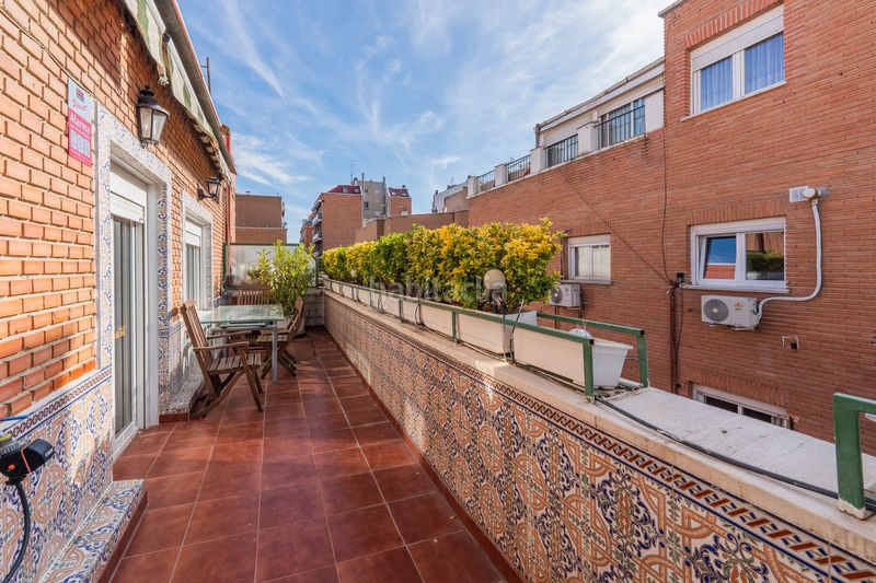 Foto ac0ec5a1-f398-4f5a-9ac4-c30e82cdc875. Àtic amb calefacció a Fuente del Berro Madrid
