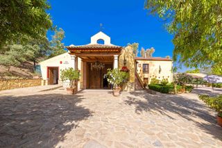 Mas  Calle estacion