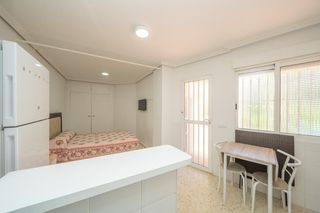 Studio  Passeig del mar
