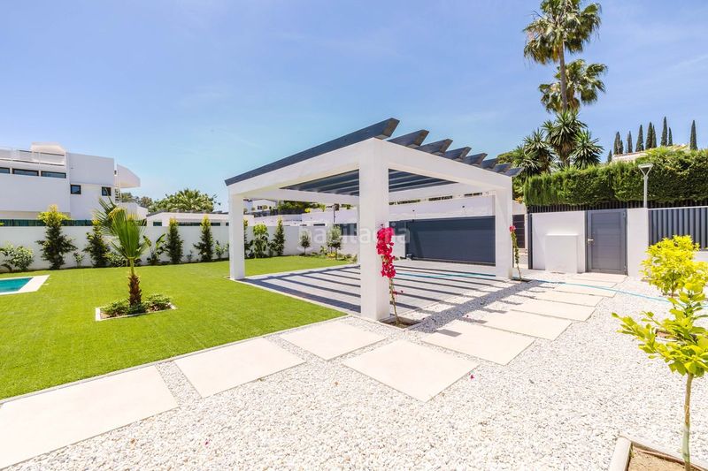 Foto aed1641b-5f60-4283-8249-ce4c1cdc5e31. Casa amb calefacció aparcament piscina a Nueva Atalaya Estepona