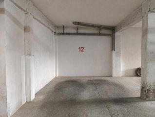 Posto auto  Carrer ramón y cajal