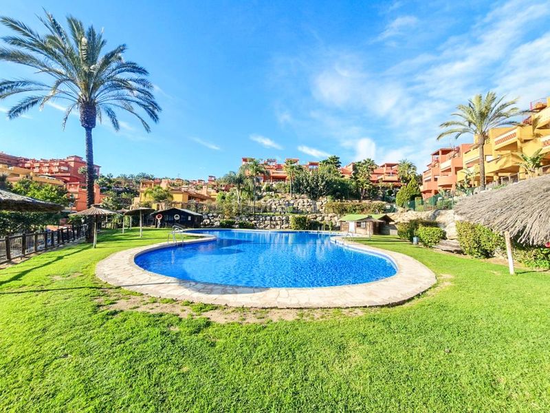 Foto 6998ffe6-0d41-4298-b119-39c03a1cf6fd. Planta baixa amb calefacció aparcament piscina a Marbella