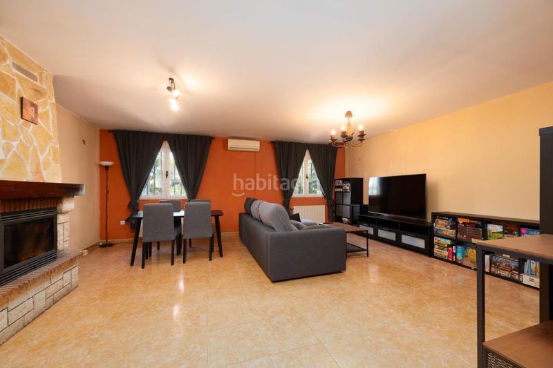 Foto a2a8d314-d439-4045-a874-edc817f35c3f. Casa aparellada amb calefacció aparcament a Tibi