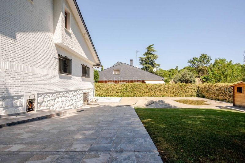 Foto bf82d475-3fb7-4ae0-a09f-8aae2cb0b8e1. Casa amb calefacció aparcament piscina a Parque Boadilla Boadilla del Monte