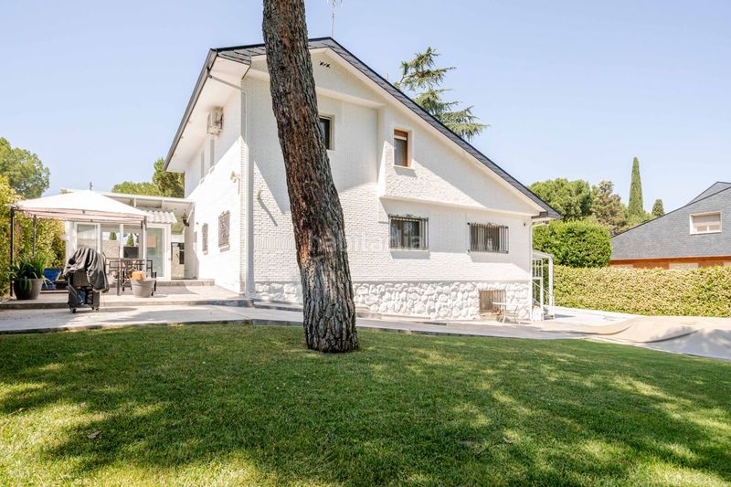 Foto f32c0d2d-e24e-44c0-a6ba-6b3361e27e65. Casa amb calefacció aparcament piscina a Parque Boadilla Boadilla del Monte