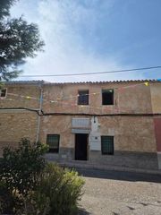 Casa adossada a AV de Moovar