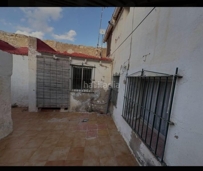 Foto 621bad21-6295-4e55-9ca6-9a396fa8ad60. Casa adossada amb calefacció a Monòver