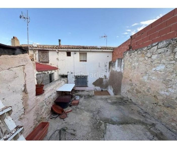 Foto a920bba5-1d29-48cc-95a3-bb4429295a20. Casa adossada amb calefacció a Monòver