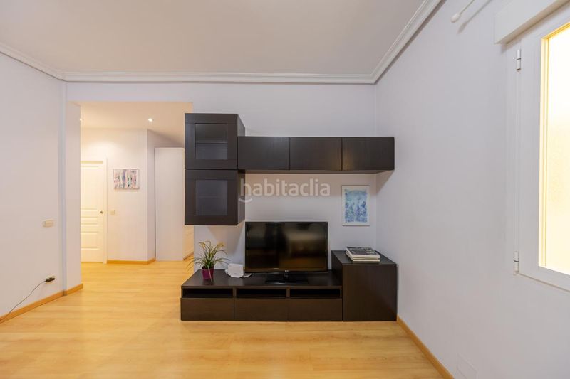 Foto d5916956-1518-4941-90c7-18a93fb44a55. Pis amb calefacció a Argüelles Madrid