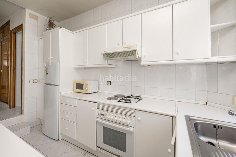 Foto 1fa96b80-4be0-4b6d-9fb1-cae4df16b0dd. Casa amb calefacció aparcament a Jerónimos Madrid