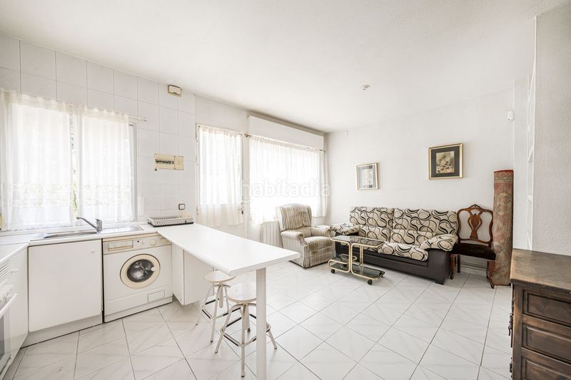 Foto f15280ff-69dc-4f62-9def-53440669028a. Casa amb calefacció aparcament a Jerónimos Madrid