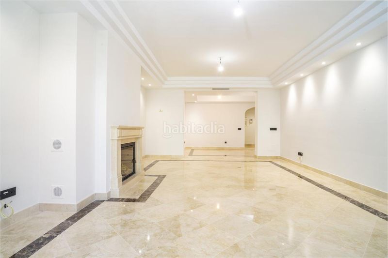 Foto 54fec853-6db7-4cc8-9fb3-38c978ebbd2b. Planta baixa amb calefacció aparcament piscina a Marbella