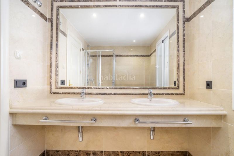 Foto 68ba980e-f2e0-4baa-aea9-92d0260e45e8. Planta baixa amb calefacció aparcament piscina a Marbella