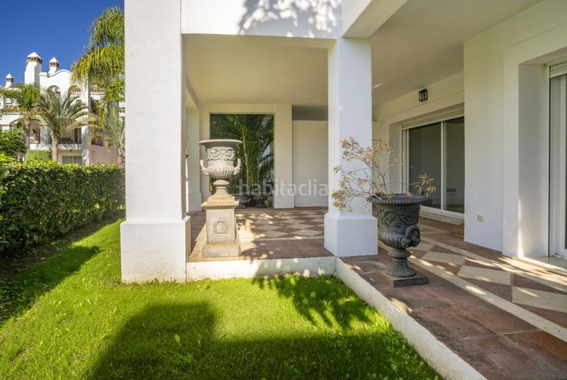 Foto 92cb78d0-0031-48a5-90f7-decac289019e. Planta baixa amb calefacció aparcament piscina a Marbella