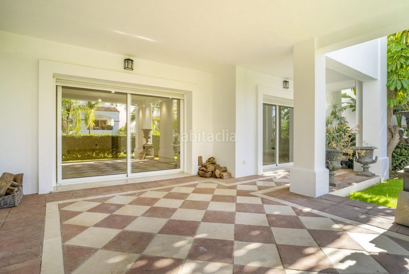 Foto 9fb2d298-3022-48d6-975f-f92a0277f4ce. Planta baixa amb calefacció aparcament piscina a Marbella