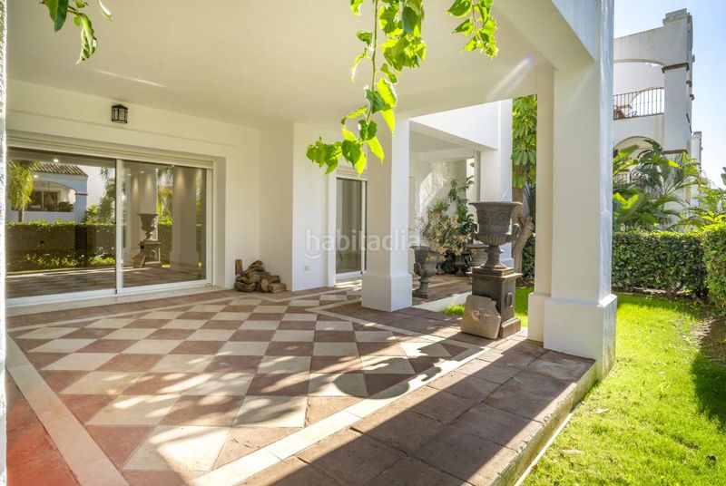 Foto c3239045-b98d-407d-b03a-f12cc603b5b6. Planta baixa amb calefacció aparcament piscina a Marbella
